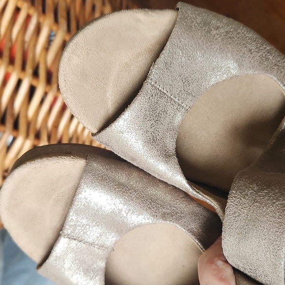 Coconuts by Matisse Coryn Wedge Sandals size 9 Metallic Golden - Picture 12 of 13